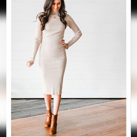 MICHAEL KORS FRENCHIE LEATHER BOOTIE SIZE 7 - Picture 3 of 12